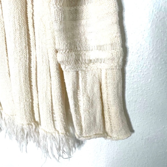 Free People Oceans Drive Cream V Neck Distressed Fringe Hem Sweater. Size Small - Picture 8 of 11